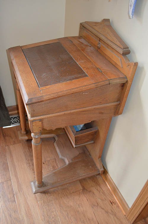 Property photo 95 - Personal Property Auction, Tractor & Implements, Cars, Lawn & Garden, Hunting & Fishing, Guns, Antiques & Collectibles, Household